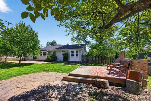 $325,000 | 247 Old Ballwin Road, Ballwin, MO 63021