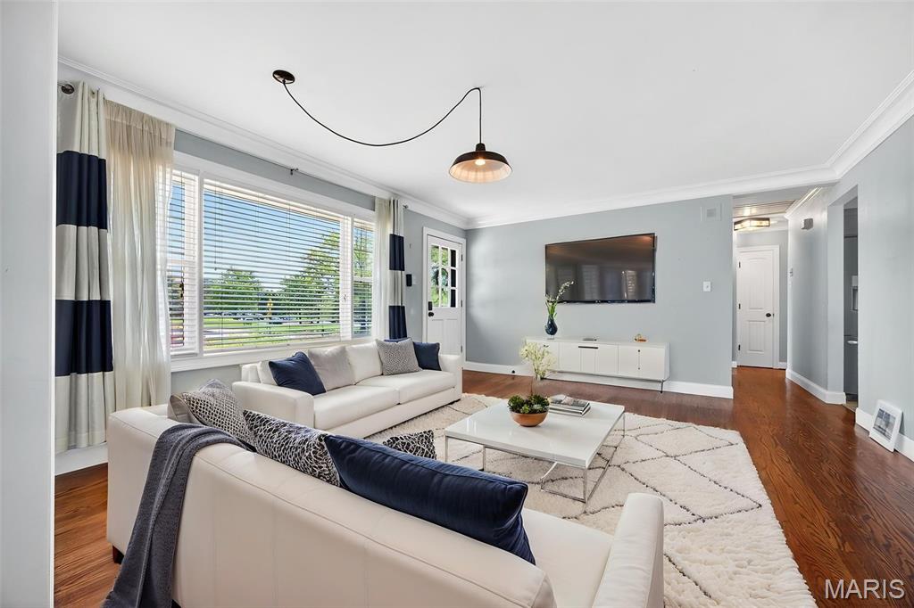 247 Old Ballwin Road Ballwin, MO 63021 - Photo 6 of 39