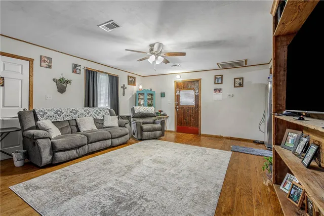 $1,700 | 14452 Old Hearne Road, Bryan, TX 77807