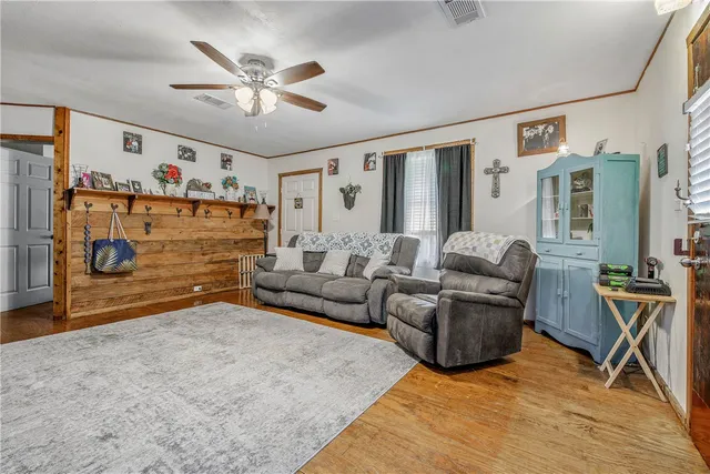 $1,700 | 14452 Old Hearne Road, Bryan, TX 77807