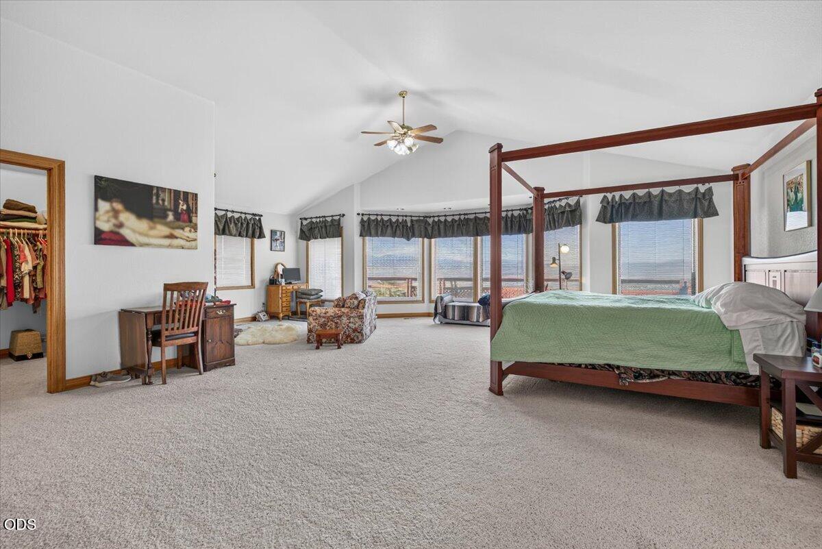 6590 Hillcrest Road Medford, OR 97504 - Photo 33 of 117 Gallery Image 33