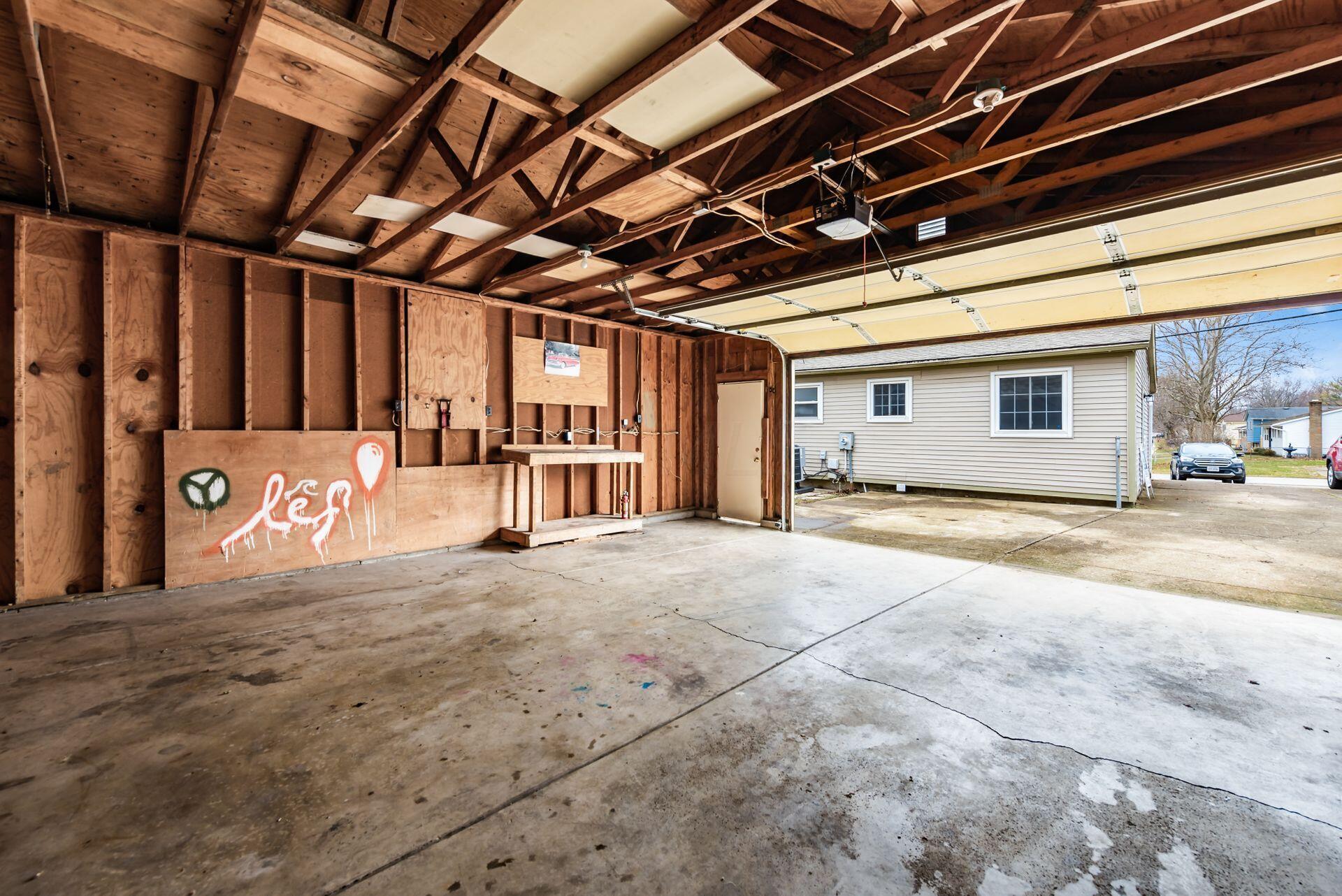 5301 Refugee Road Columbus, OH 43232 - Photo 19 of 24 Garage Interior