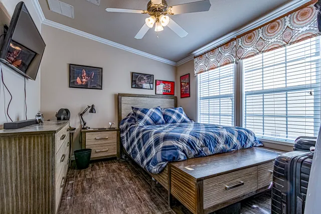 $340,000 | 120 Mary Drive, Huntsville, TX 77320