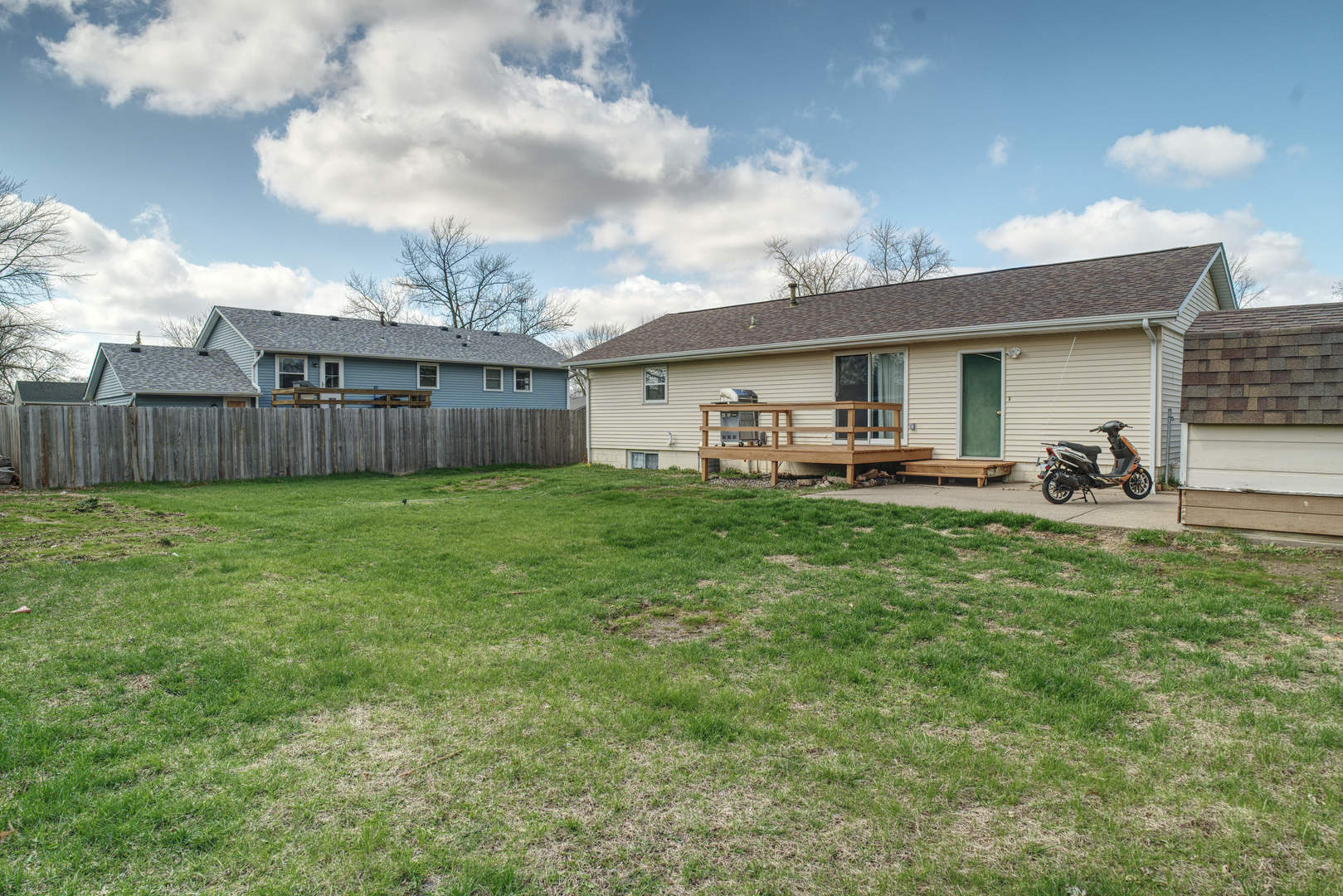 1709 Middle Road Camanche, IA 52730 - Photo 18 of 19 Gallery Image 18