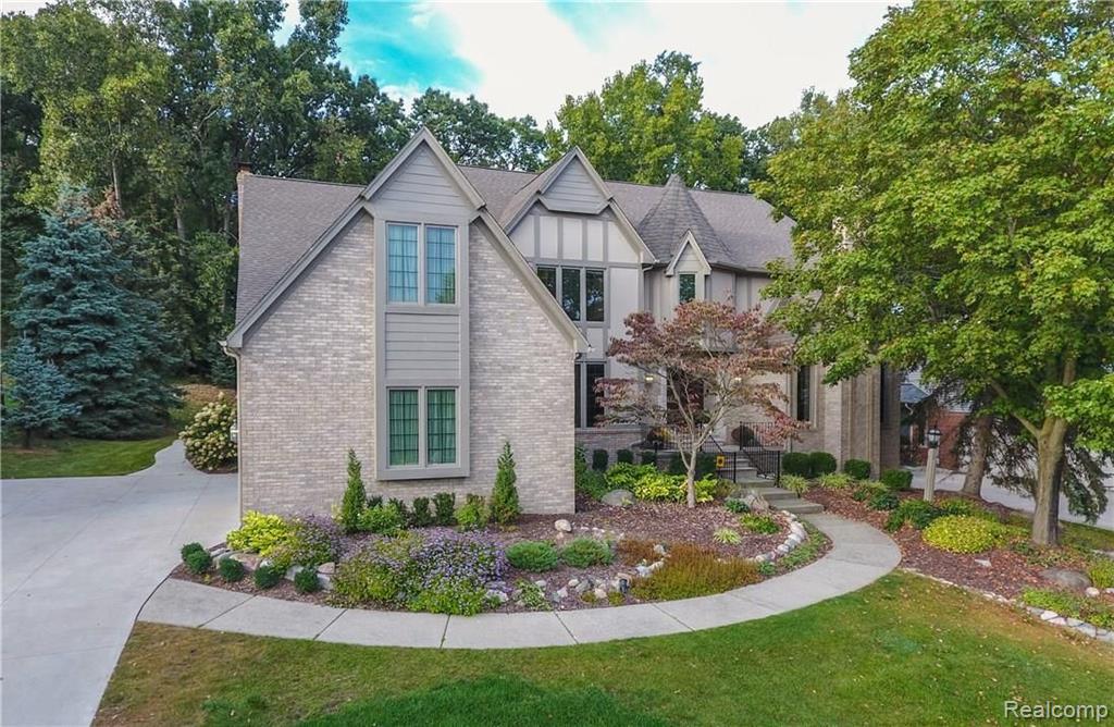 2849 Eagle Drive Rochester Hills, MI 48309 - Photo 1 of 50