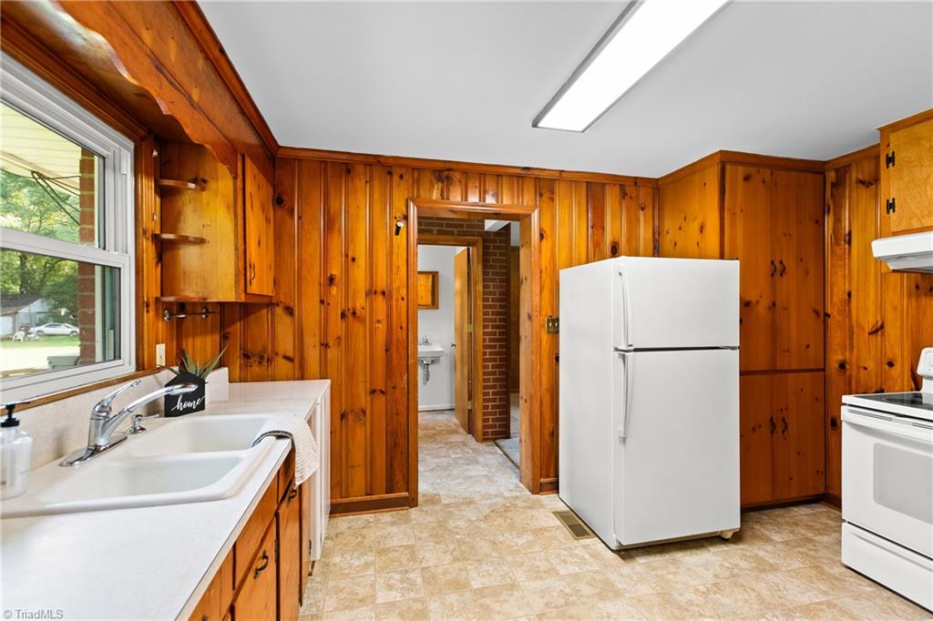 509 Ritters Lake Road Greensboro, NC 27406 - Photo 11 of 41 Gallery Image 11