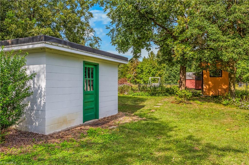 509 Ritters Lake Road Greensboro, NC 27406 - Photo 34 of 41 Gallery Image 34