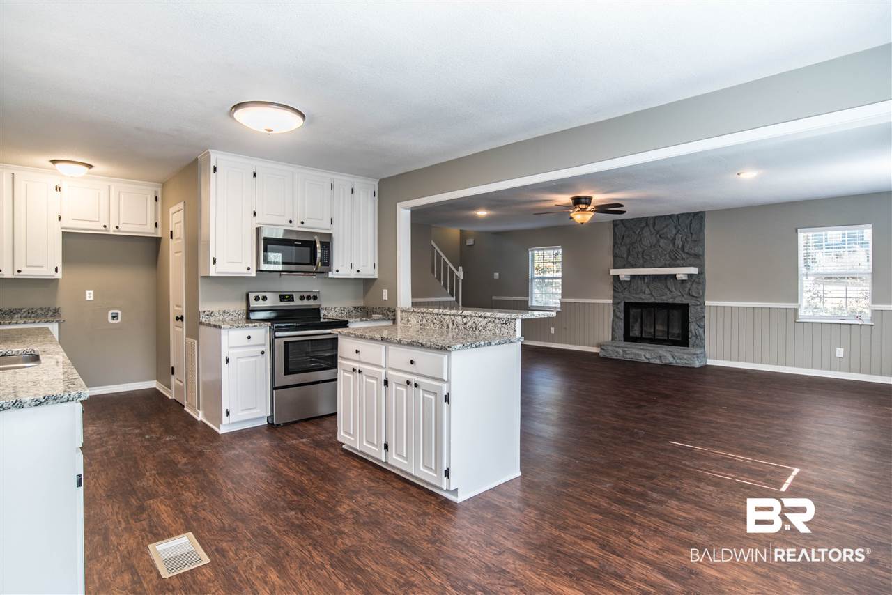 906 Whispering Pines Road Daphne, AL 36526 - Photo 2 of 33