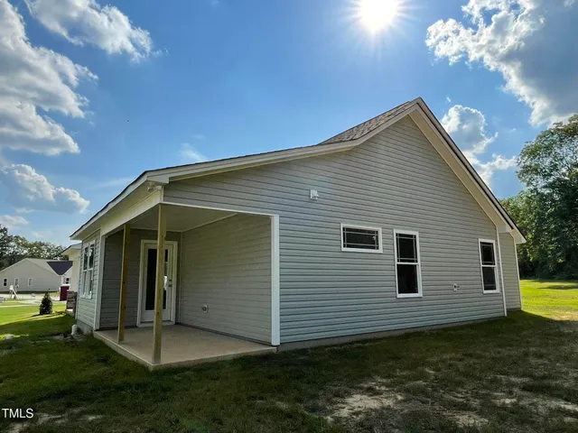 $304,900 | 175 Oakfield Trce Drive, Four Oaks, NC 27524