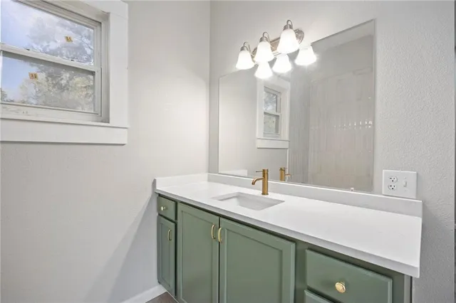 $210,000 | 401 West Adams Street, Pittsburg, KS 66762