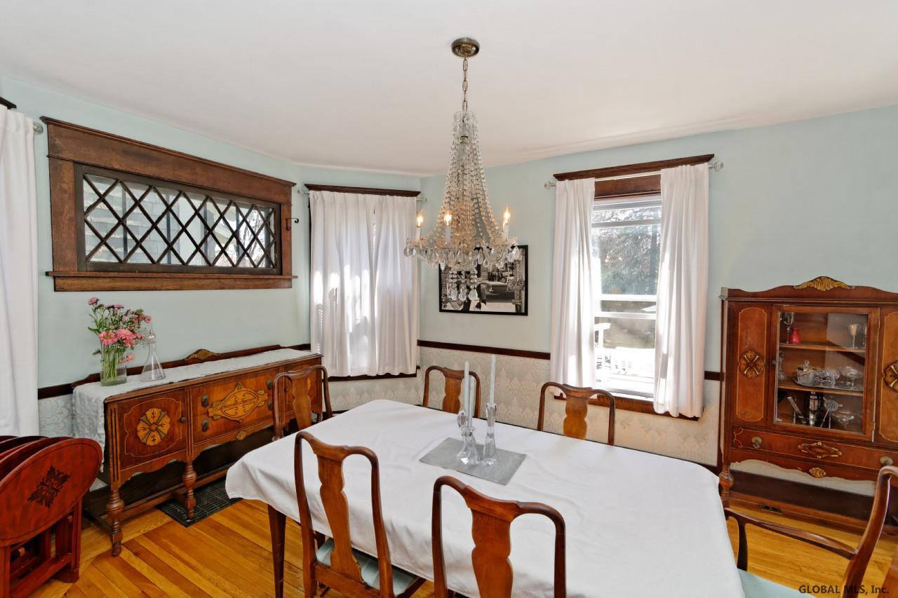 1674 Rugby Road Schenectady, NY 12309 - Photo 7 of 25 Photo 7