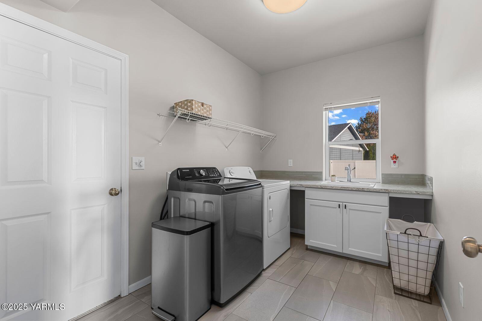 115 Apple Loop Naches, WA 98937 - Photo 27 of 48 a kitchen with a stove and cabinets