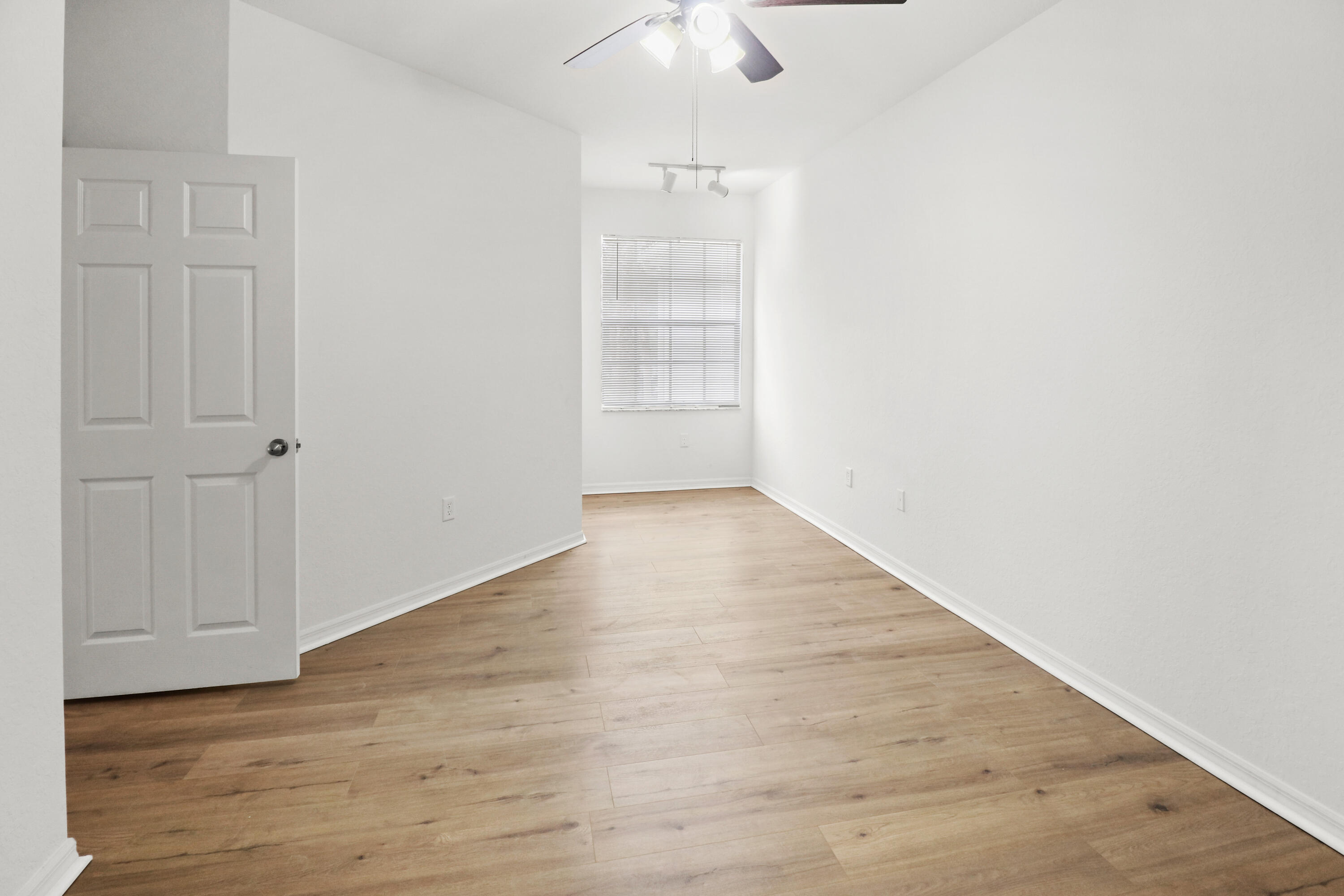 272 Southeast Kitching Circle Stuart, FL 34994 - Photo 20 of 52 20-IMG_0721