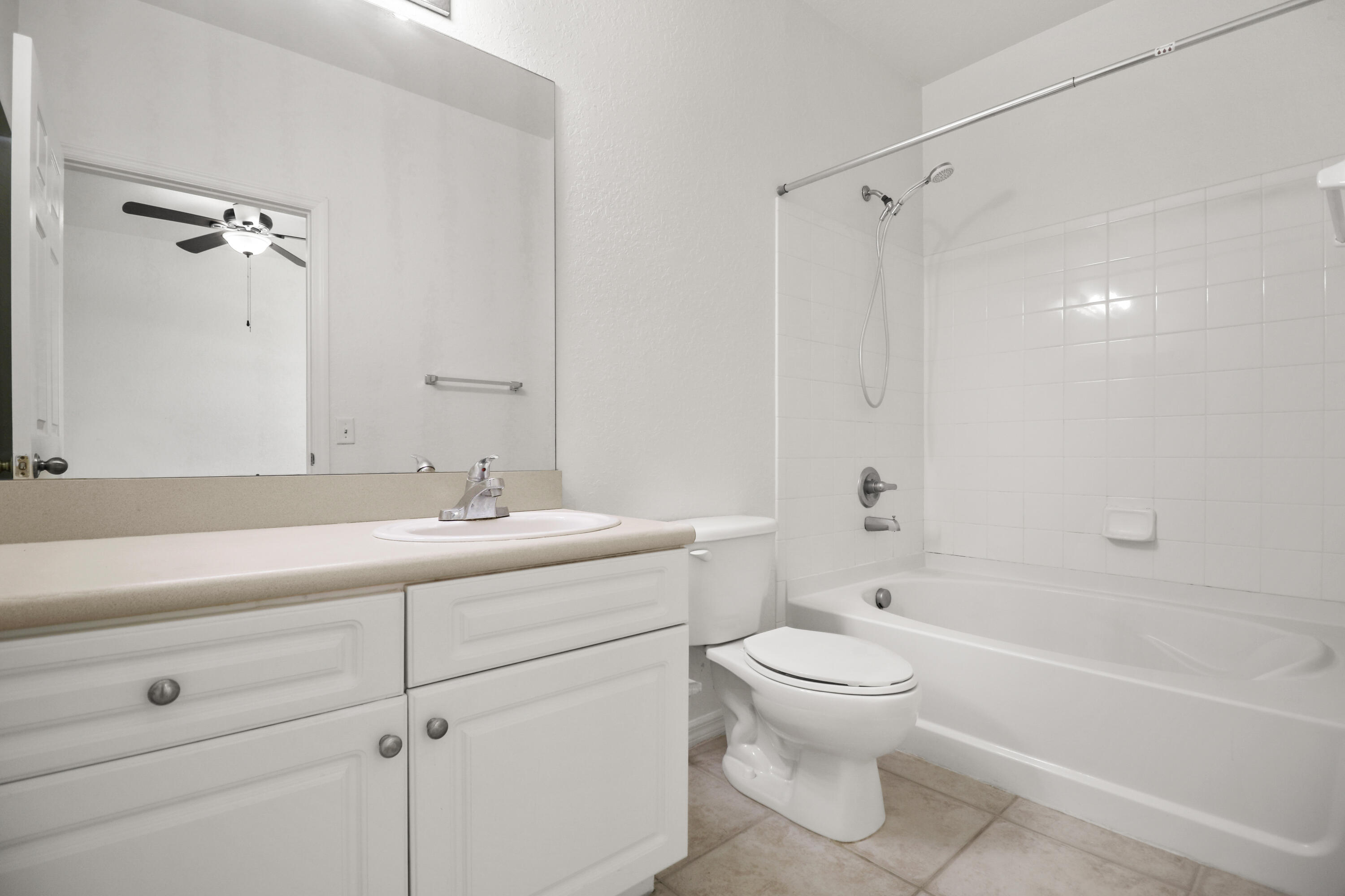 272 Southeast Kitching Circle Stuart, FL 34994 - Photo 23 of 52 23-IMG_0745