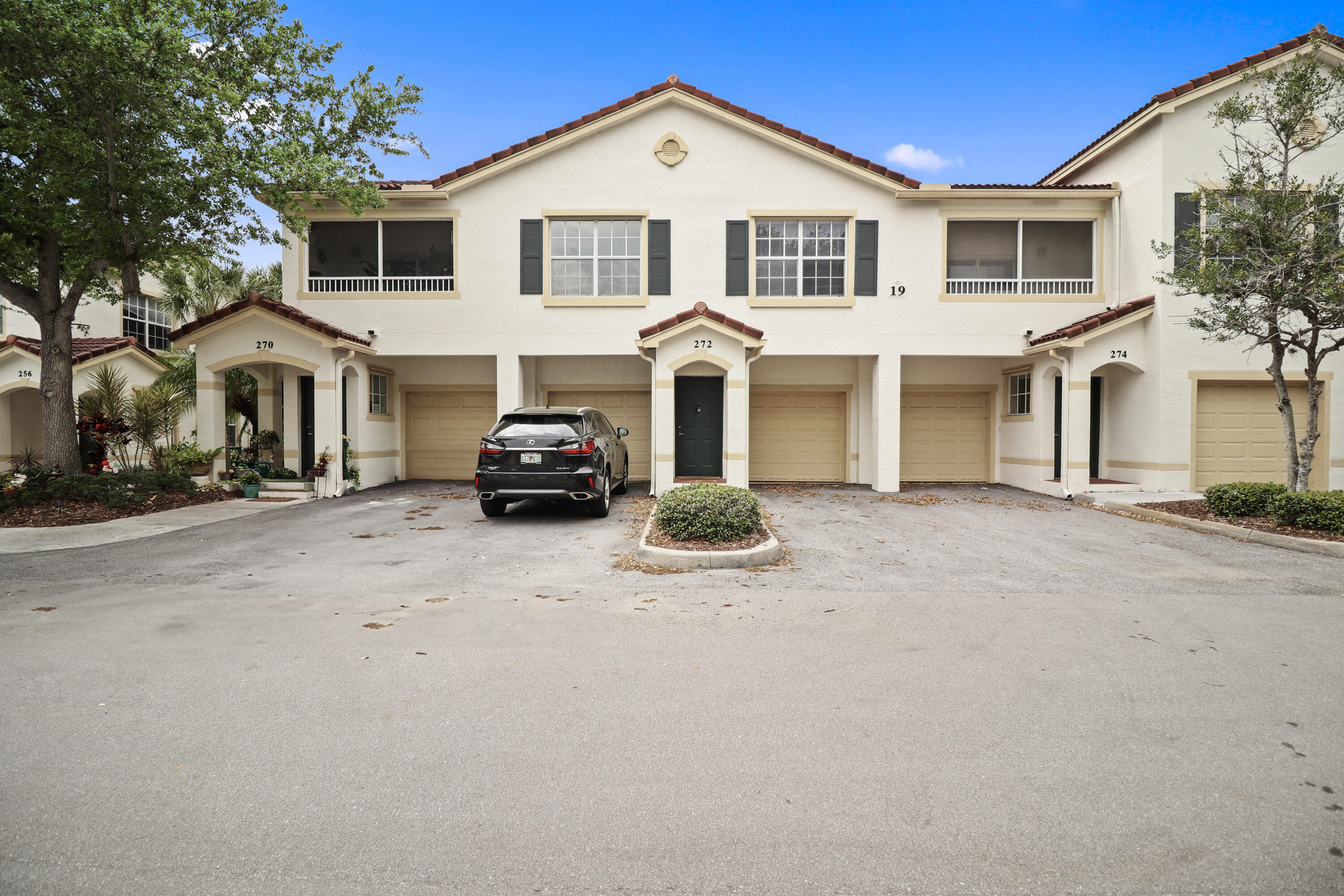 272 Southeast Kitching Circle Stuart, FL 34994 - Photo 4 of 52 4-IMG_0853