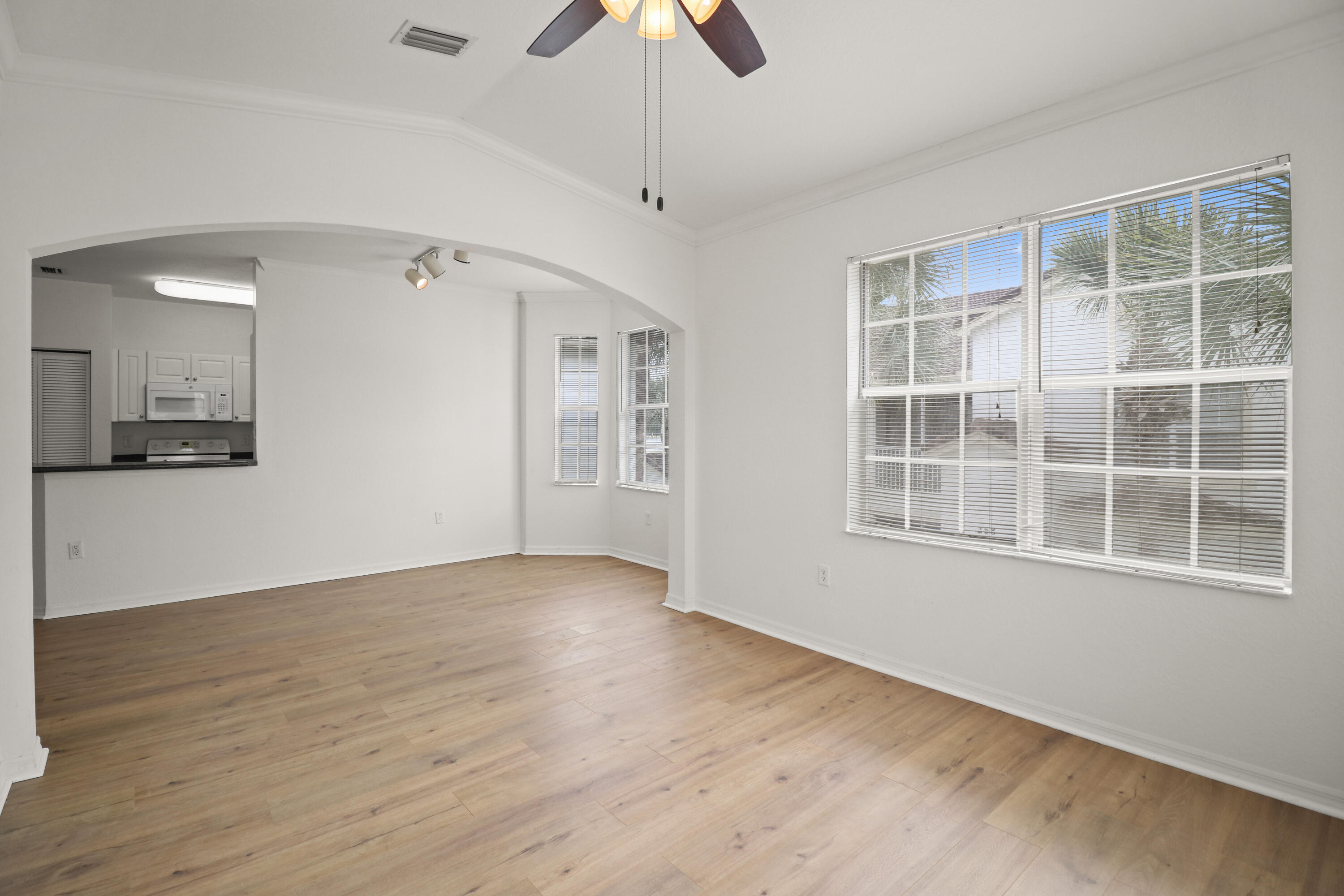 272 Southeast Kitching Circle Stuart, FL 34994 - Photo 7 of 52 7-IMG_0697