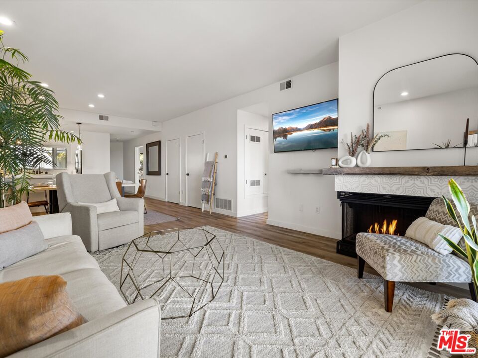 555 East Arrellaga St Unit 3