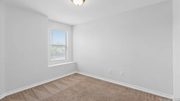 $1,300 | 6962 Lakeview Dr., Unit 102, San Antonio, TX 78244