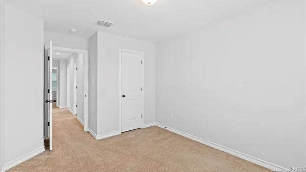 $1,300 | 6962 Lakeview Dr., Unit 102, San Antonio, TX 78244