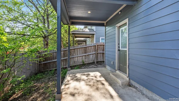 $1,300 | 6962 Lakeview Dr., Unit 102, San Antonio, TX 78244
