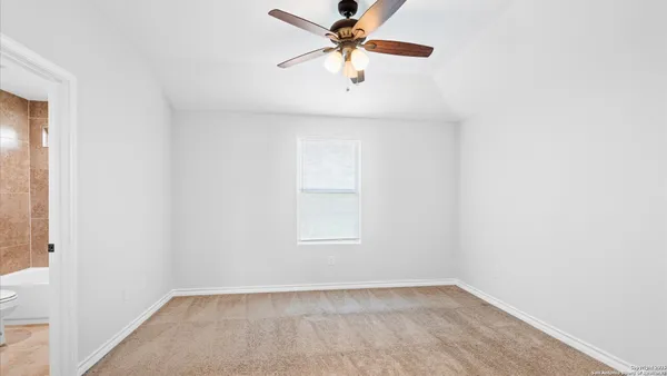 $1,300 | 6962 Lakeview Dr., Unit 102, San Antonio, TX 78244