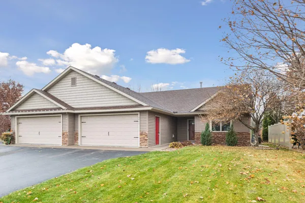 $325,000 | 3415 Cambridge Place, River Falls, WI 54022
