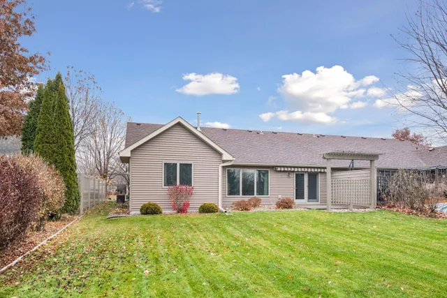 $350,000 | 3415 Cambridge Place, River Falls, WI 54022