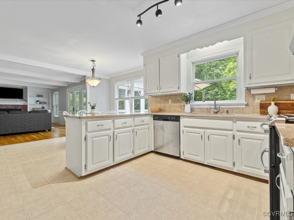 1519 Kingscross Road Midlothian, VA 23114 - Photo 23 of 50 a kitchen with a sink window and cabinets