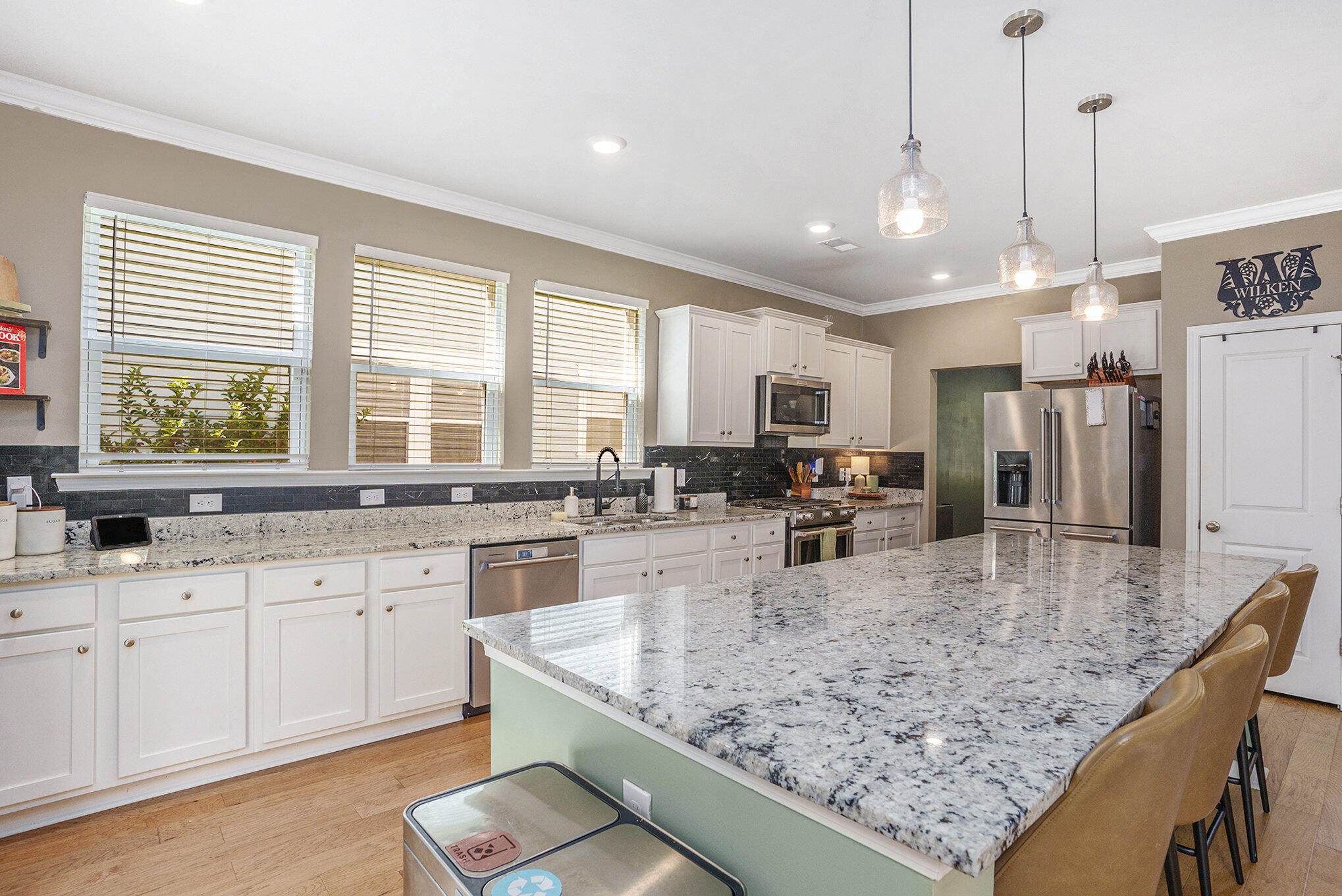 488 Oak View Way Summerville, SC 29483 - Photo 11 of 47 kitchen