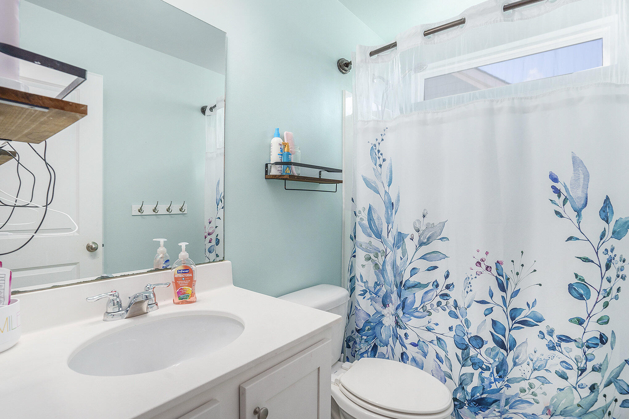 488 Oak View Way Summerville, SC 29483 - Photo 20 of 47 upstairs bathroom