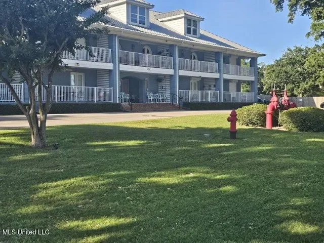 $179,900 | 1282 Beach Boulevard, Unit 105, Biloxi, MS 39530