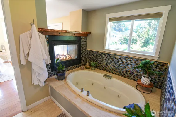 $1,425,000 | 8435 Northeast 147th Place, Kenmore, WA 98028