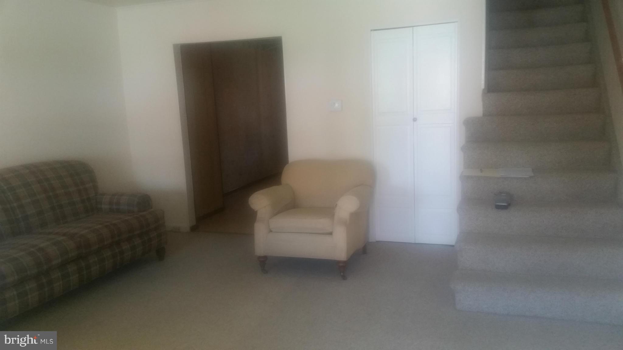2203 Vailthorn Road Baltimore, MD 21220 - Photo 2 of 16 Living Room