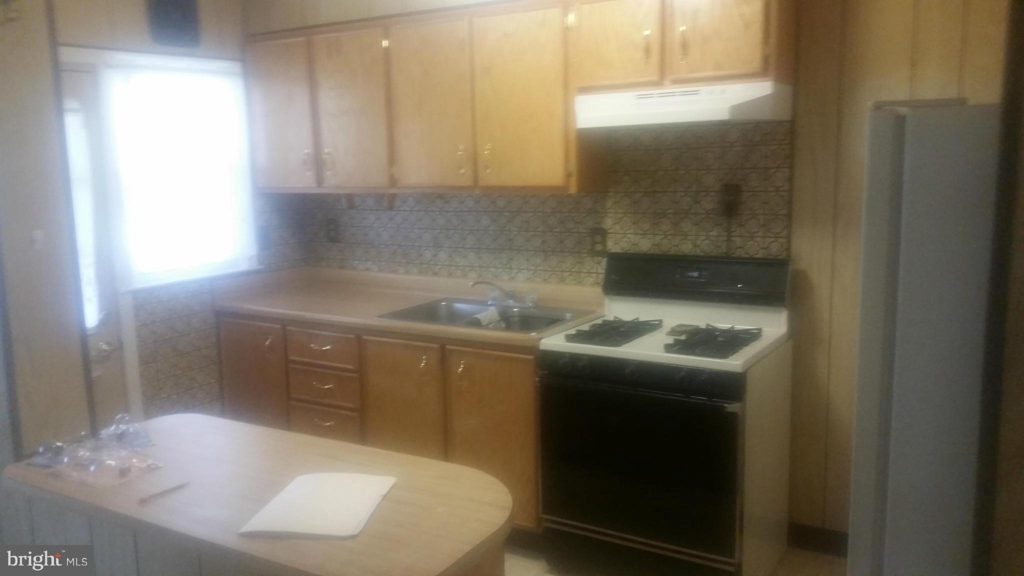 2203 Vailthorn Road Baltimore, MD 21220 - Photo 5 of 16 Kitchen