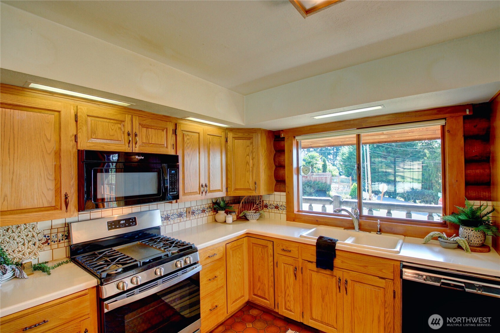 17368 Maple Lane La Conner, WA 98257 - Photo 8 of 40