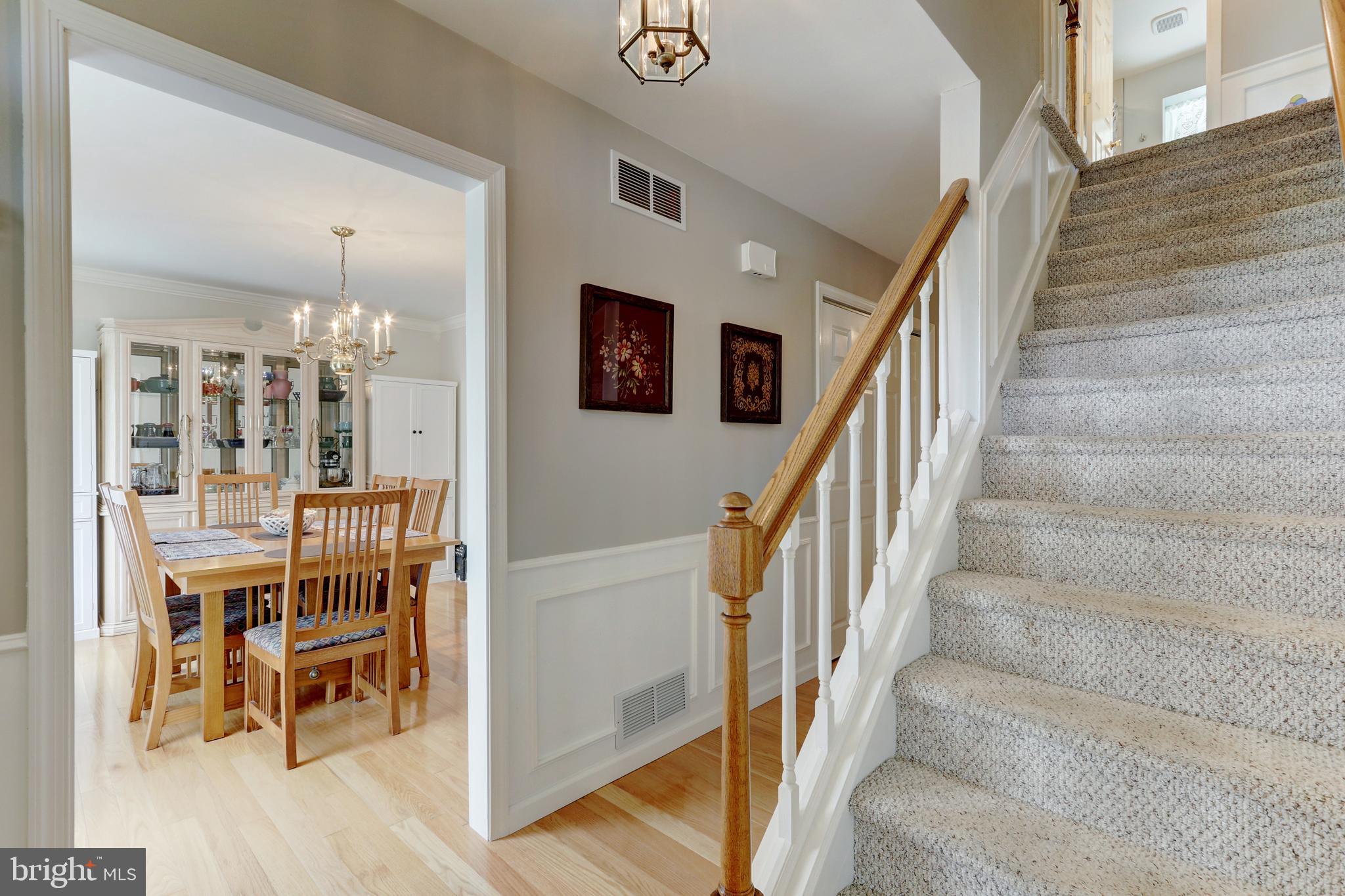 8 Thornbury Road Reading, PA 19606 - Photo 9 of 49 entry foyer