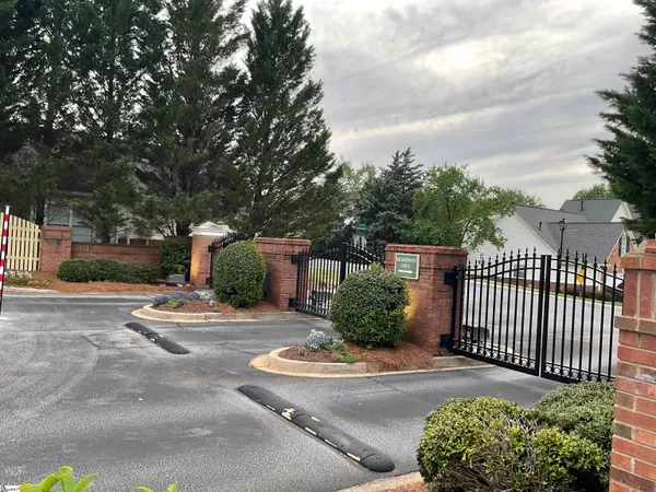 $334,000 | 833 Woodsford Drive, Greenville, SC 29615