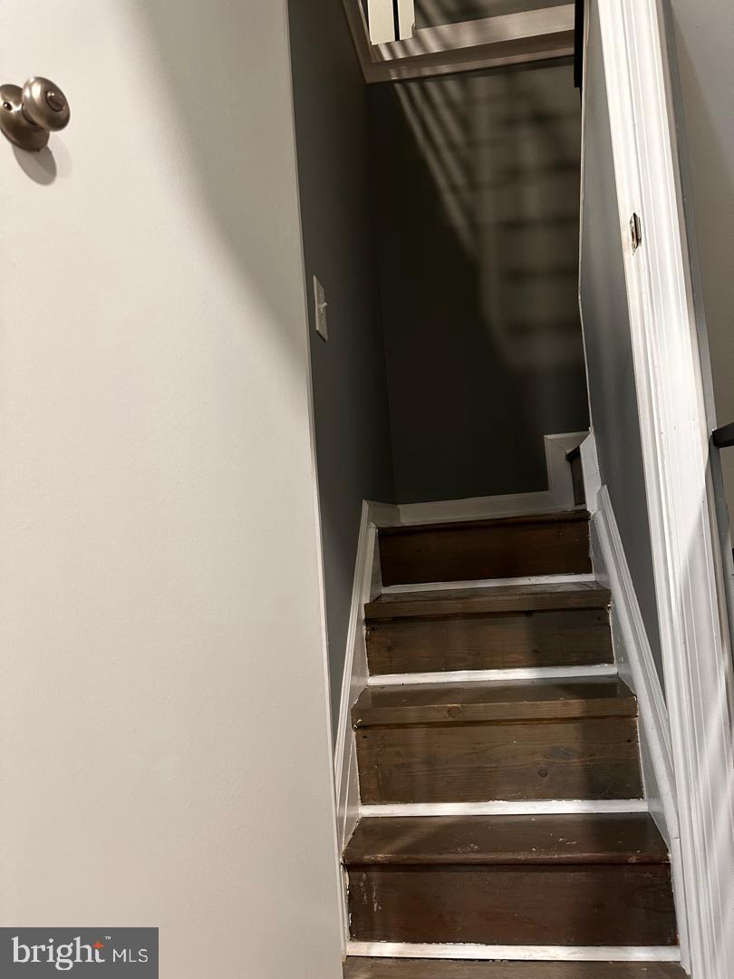 32 Kent Road Upper Darby, PA 19082 - Photo 47 of 60 a view of entryway