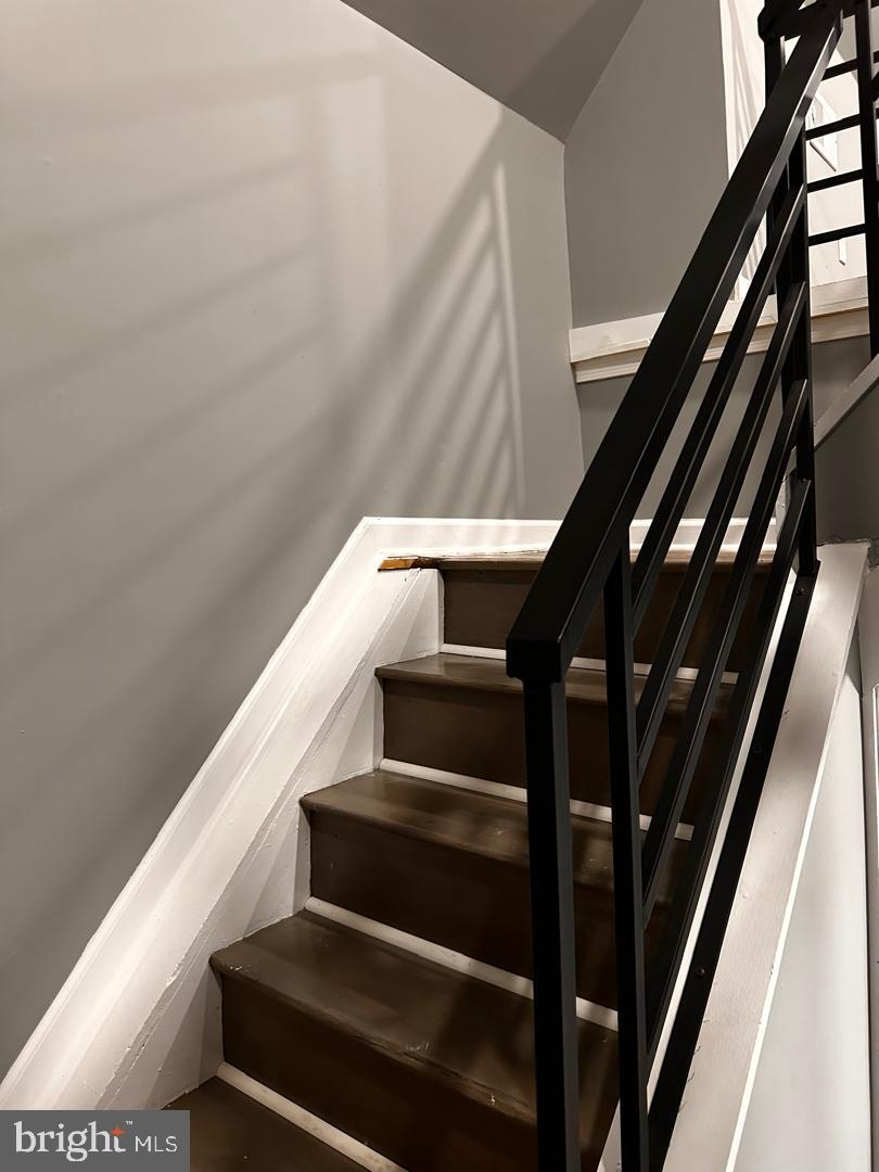 32 Kent Road Upper Darby, PA 19082 - Photo 49 of 60 a view of entryway