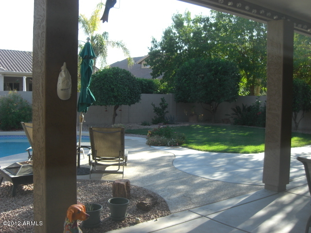 295 West Del Rio Street Gilbert, AZ 85233 - Photo 9 of 30 off the back patio