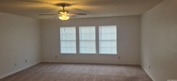 $1,950 | 2648 Westover View, San Antonio, TX 78251