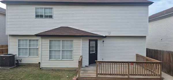 $1,950 | 2648 Westover View, San Antonio, TX 78251