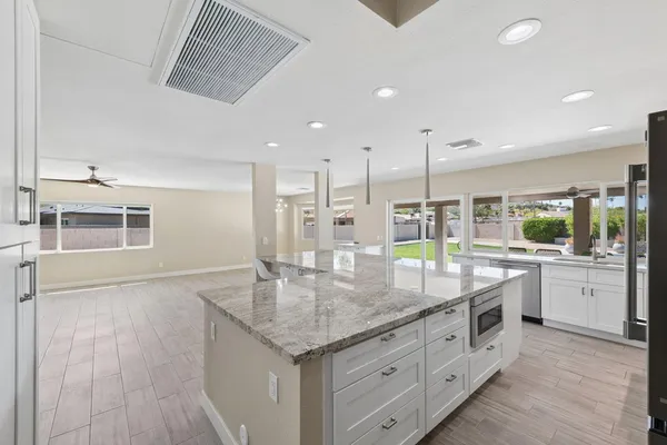 $4,499 | 13222 North 1st Avenue, Phoenix, AZ 85029