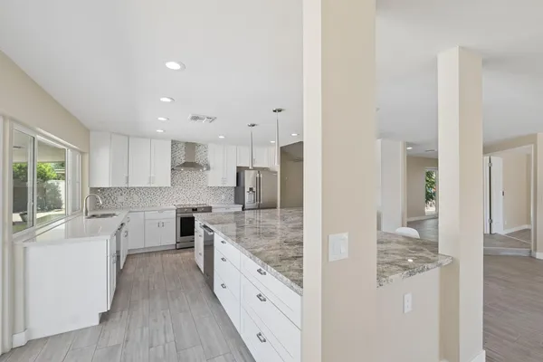 $4,499 | 13222 North 1st Avenue, Phoenix, AZ 85029