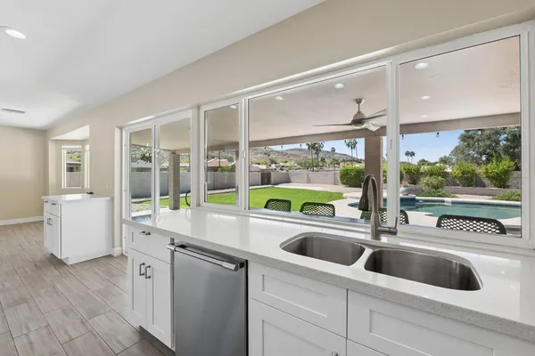 $4,499 | 13222 North 1st Avenue, Phoenix, AZ 85029