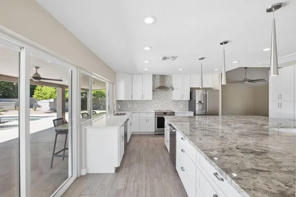 $4,499 | 13222 North 1st Avenue, Phoenix, AZ 85029