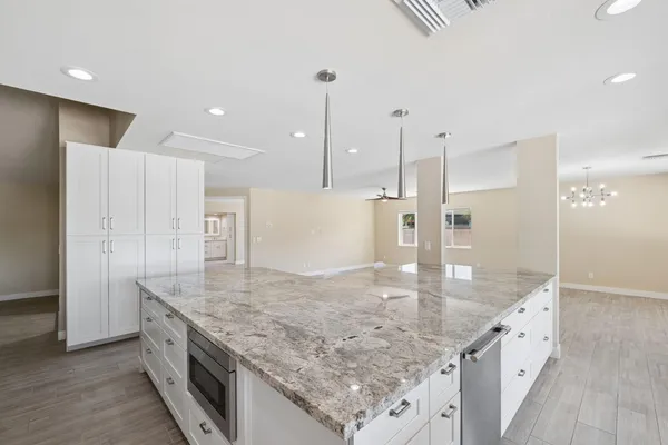 $4,499 | 13222 North 1st Avenue, Phoenix, AZ 85029