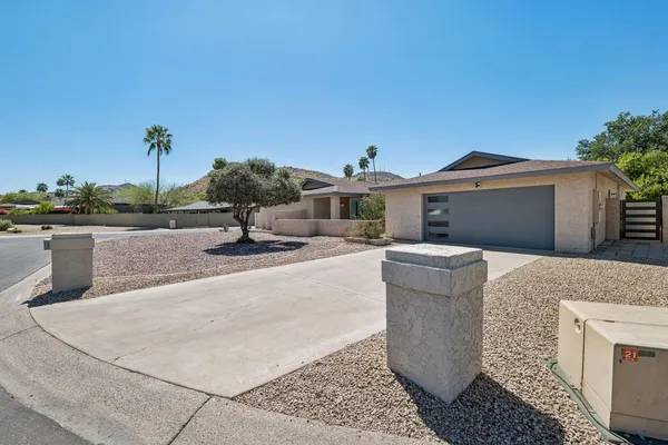 $4,499 | 13222 North 1st Avenue, Phoenix, AZ 85029