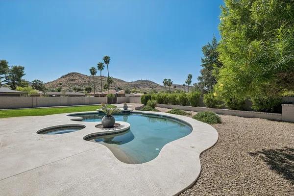 $4,499 | 13222 North 1st Avenue, Phoenix, AZ 85029