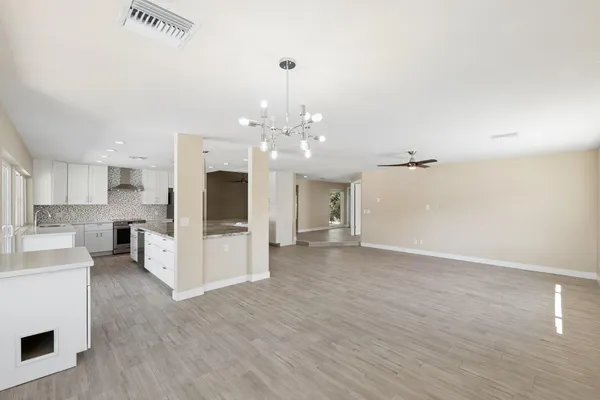 $4,499 | 13222 North 1st Avenue, Phoenix, AZ 85029